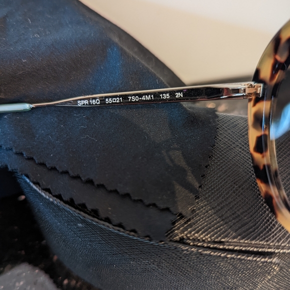 Prada Sunnies ☀️ SPR 16Q. EUC. - Picture 5 of 9
